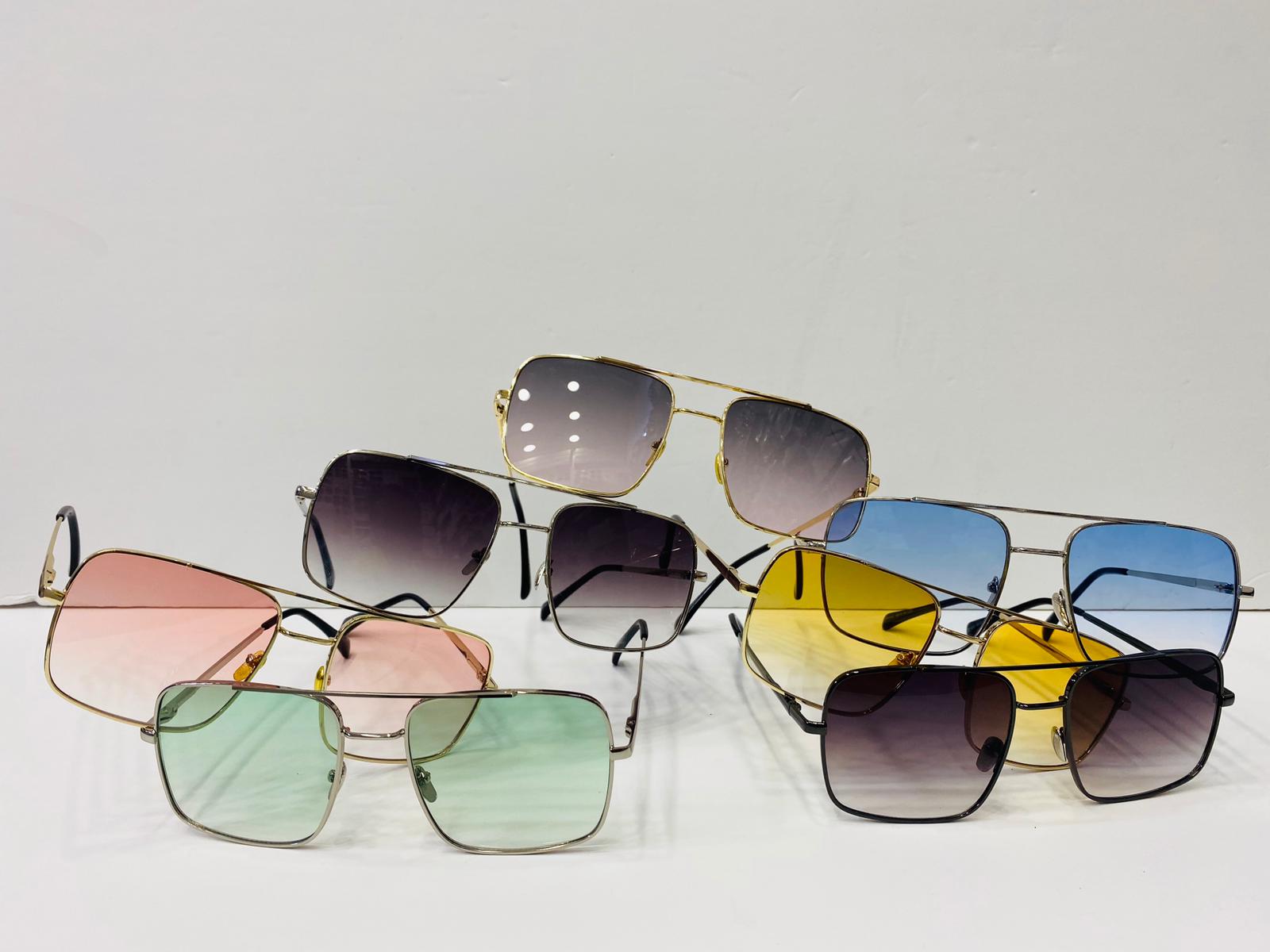 2023 Gözlük Trendleri: Bu Sezon Hangi Modeller Ön Planda?